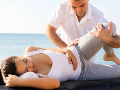 Natürlich gegen Wechseljahrsbeschwerden: Effektive Therapien für Körper und Seele