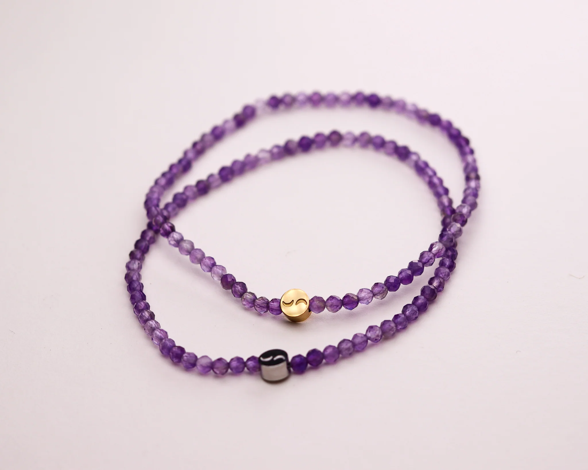 CrystalScents – Amethyst Armband für Eleganz und Leichtigkeit